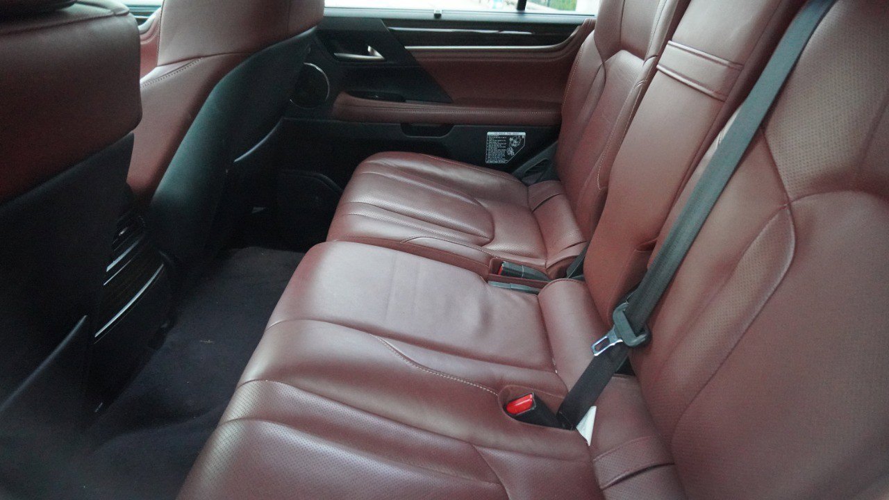 Used 2017 Lexus LX 570 4WD w/ Luxury Package image 9