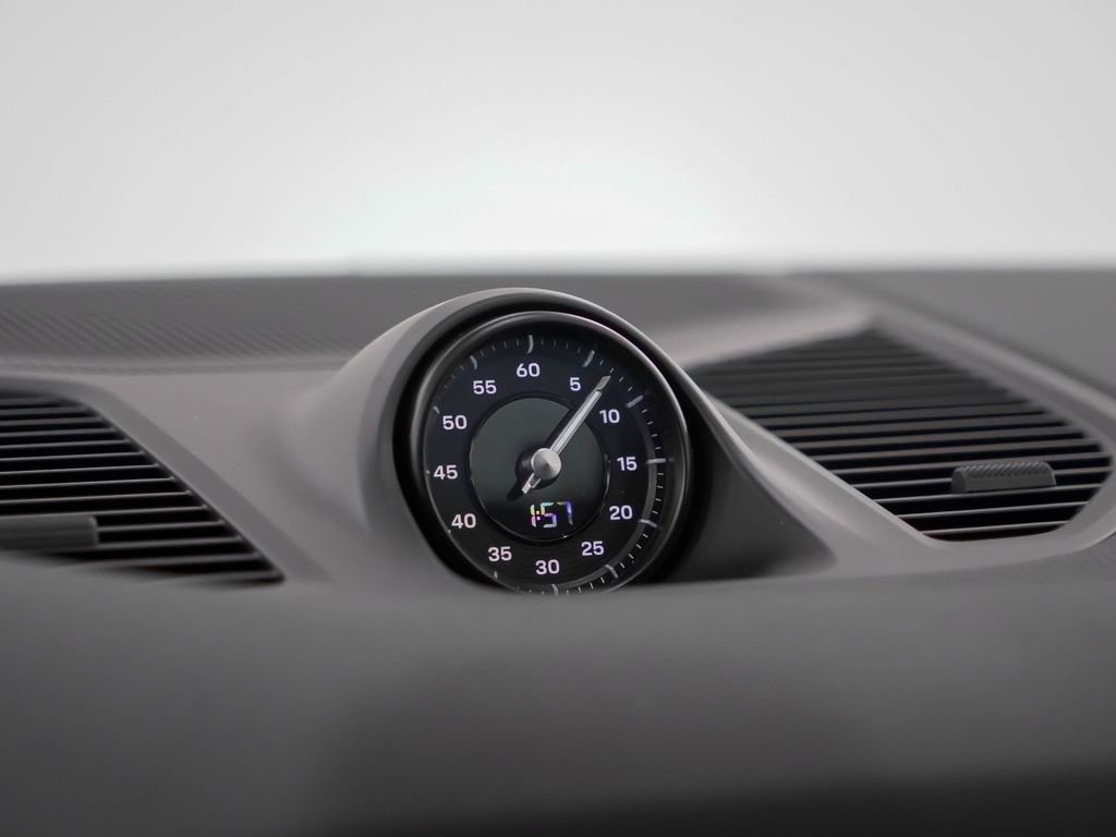 Certified 2025 Porsche Cayenne Coupe image 29