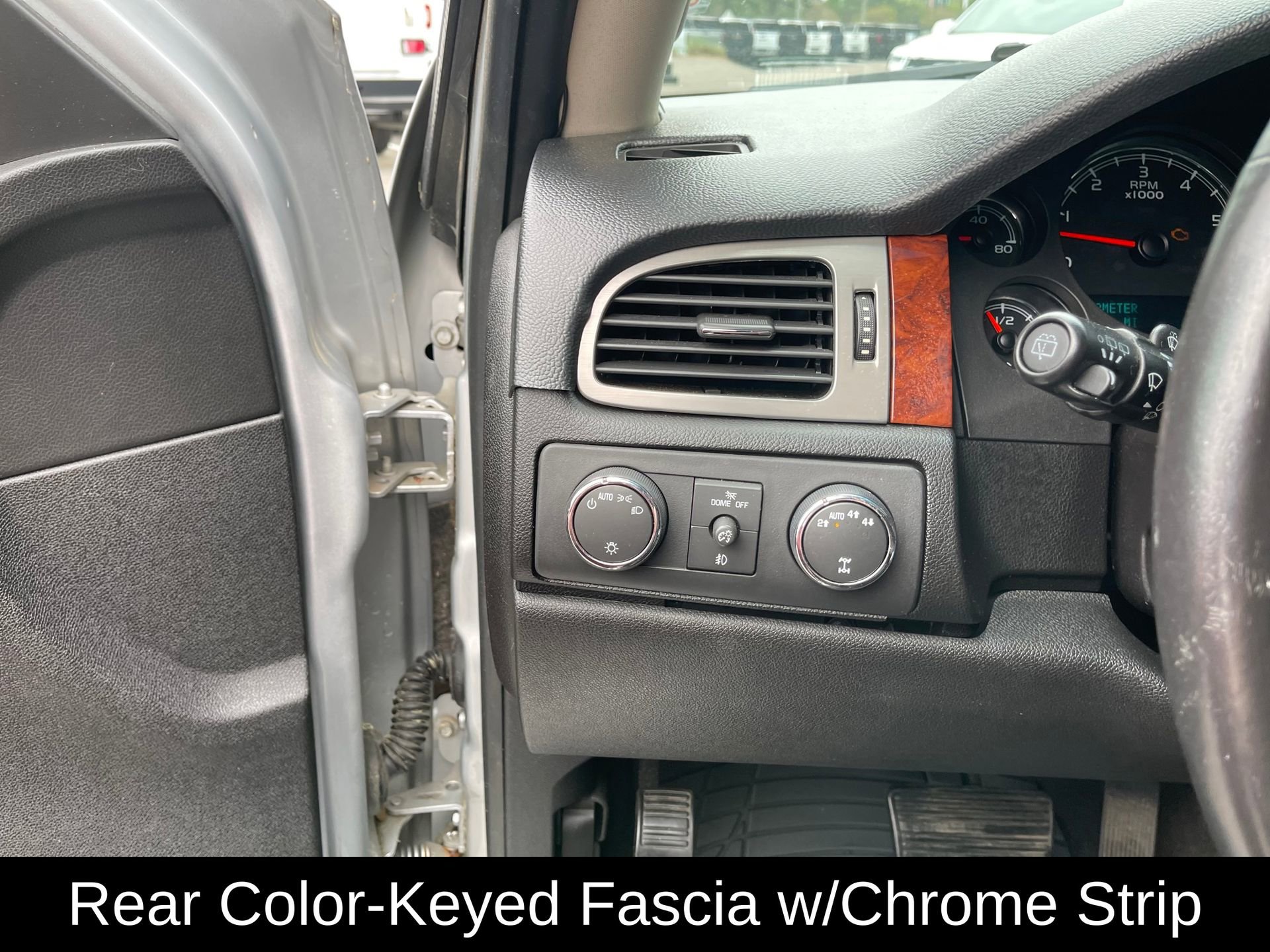 Used 2013 Chevrolet Tahoe LTZ image 14