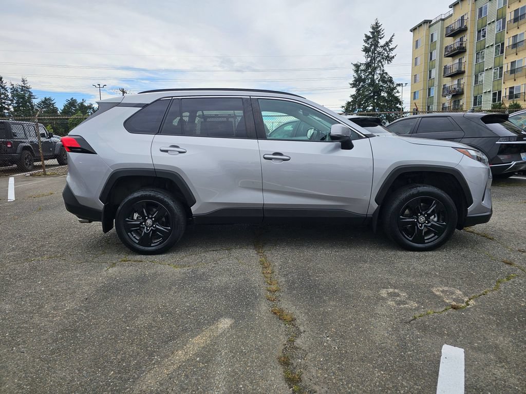 Used 2022 Toyota RAV4 XLE w/ XLE Grade Weather Package AWD/4WD image 9