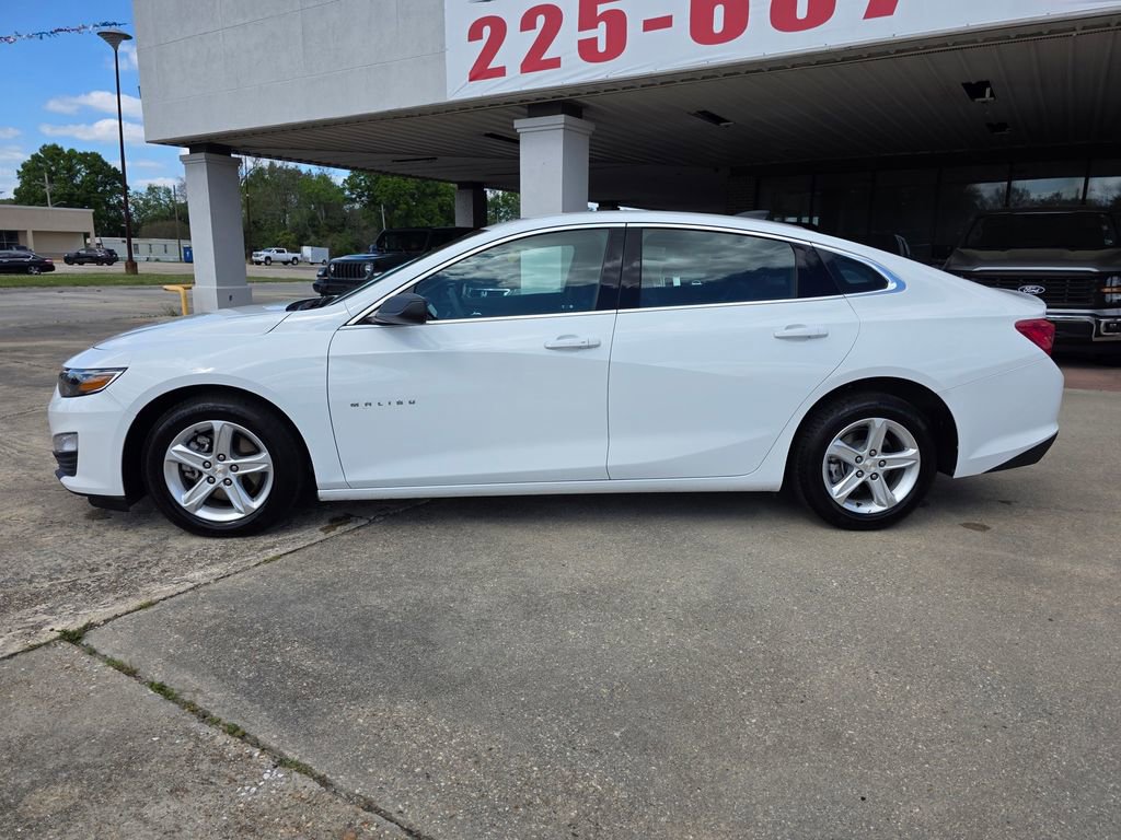 Used 2024 Chevrolet Malibu LS image 2