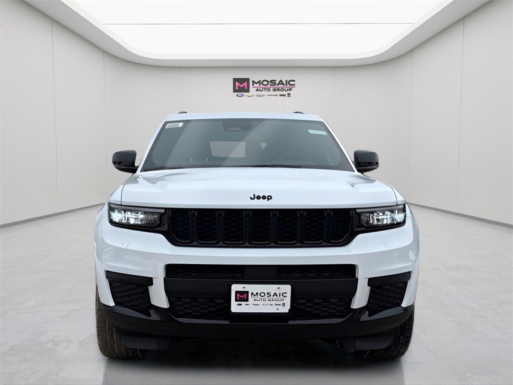 New 2025 Jeep Grand Cherokee L Altitude image 2