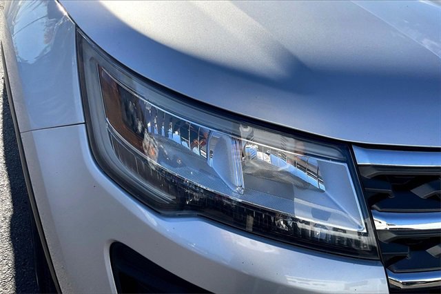 Used 2019 Ford Explorer Base w/ Class III Trailer Tow Package image 32