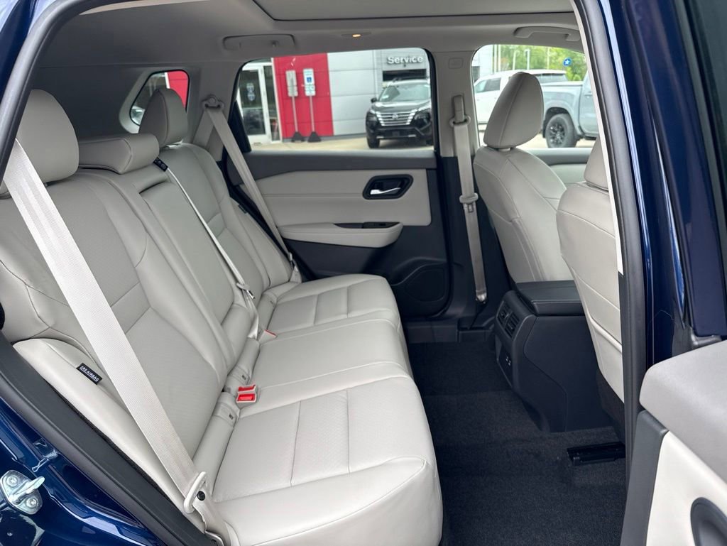 New 2026 Nissan Rogue SV AWD/4WD image 25