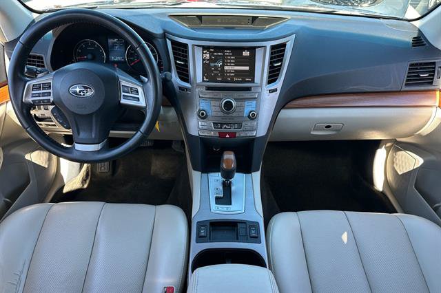 Used 2013 Subaru Outback 2.5i Limited AWD/4WD image 14