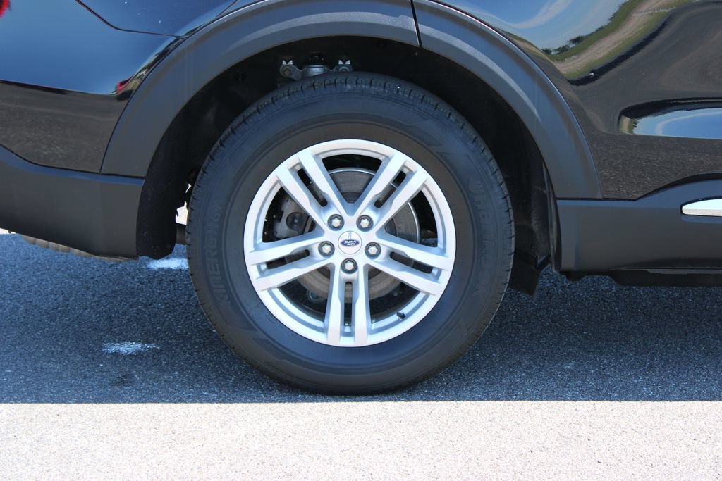 Used 2023 Ford Explorer XLT AWD/4WD image 13