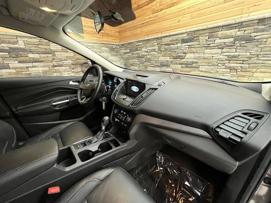 Used 2017 Ford Escape SE w/ SE Leather Comfort Package AWD/4WD image 28