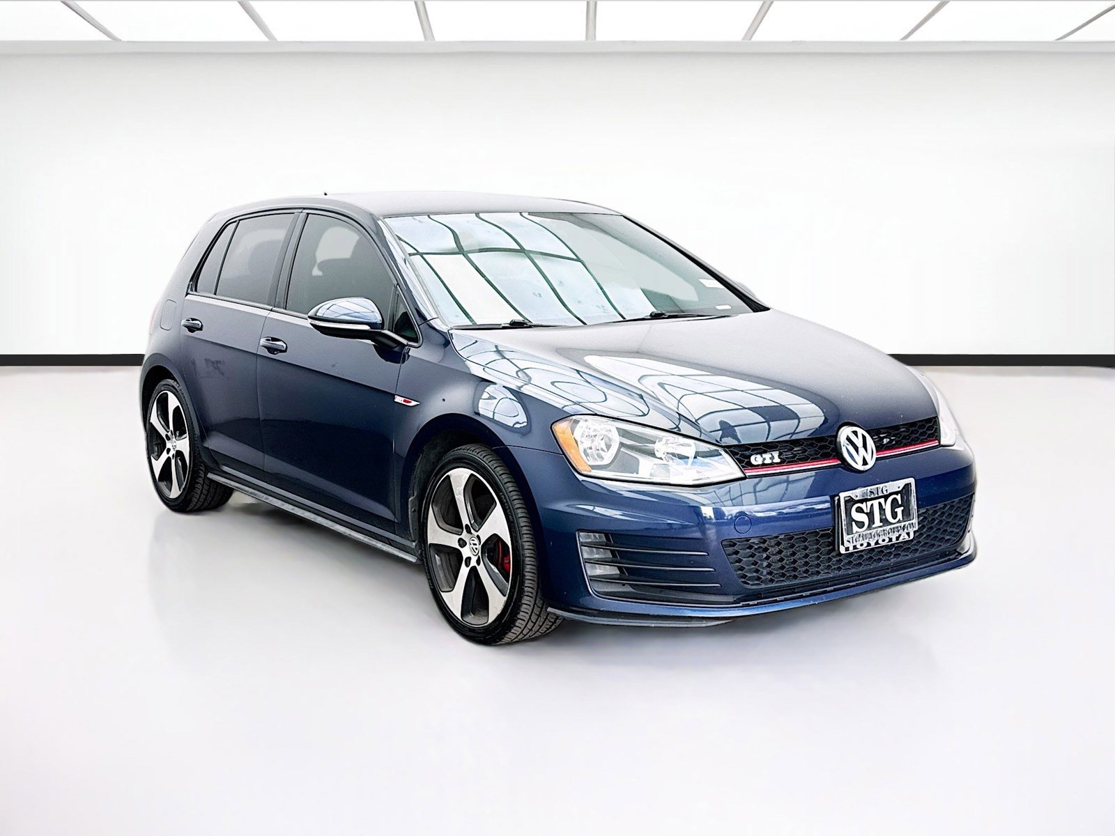 Used 2016 Volkswagen GTI S FWD image 3