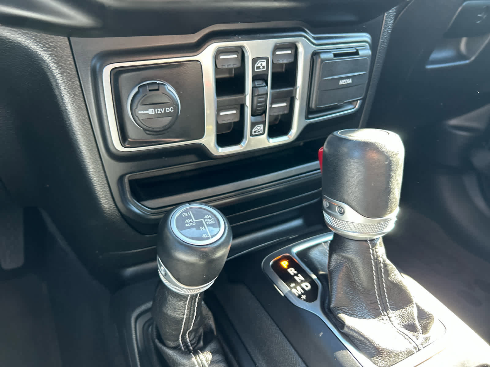 Used 2023 Jeep Wrangler Sahara w/ Cold Weather Group image 26