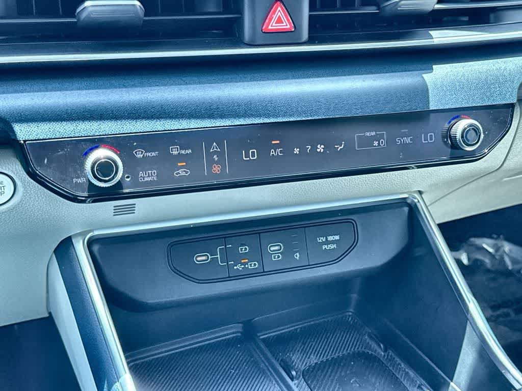 Certified 2025 Kia Carnival EX FWD image 20