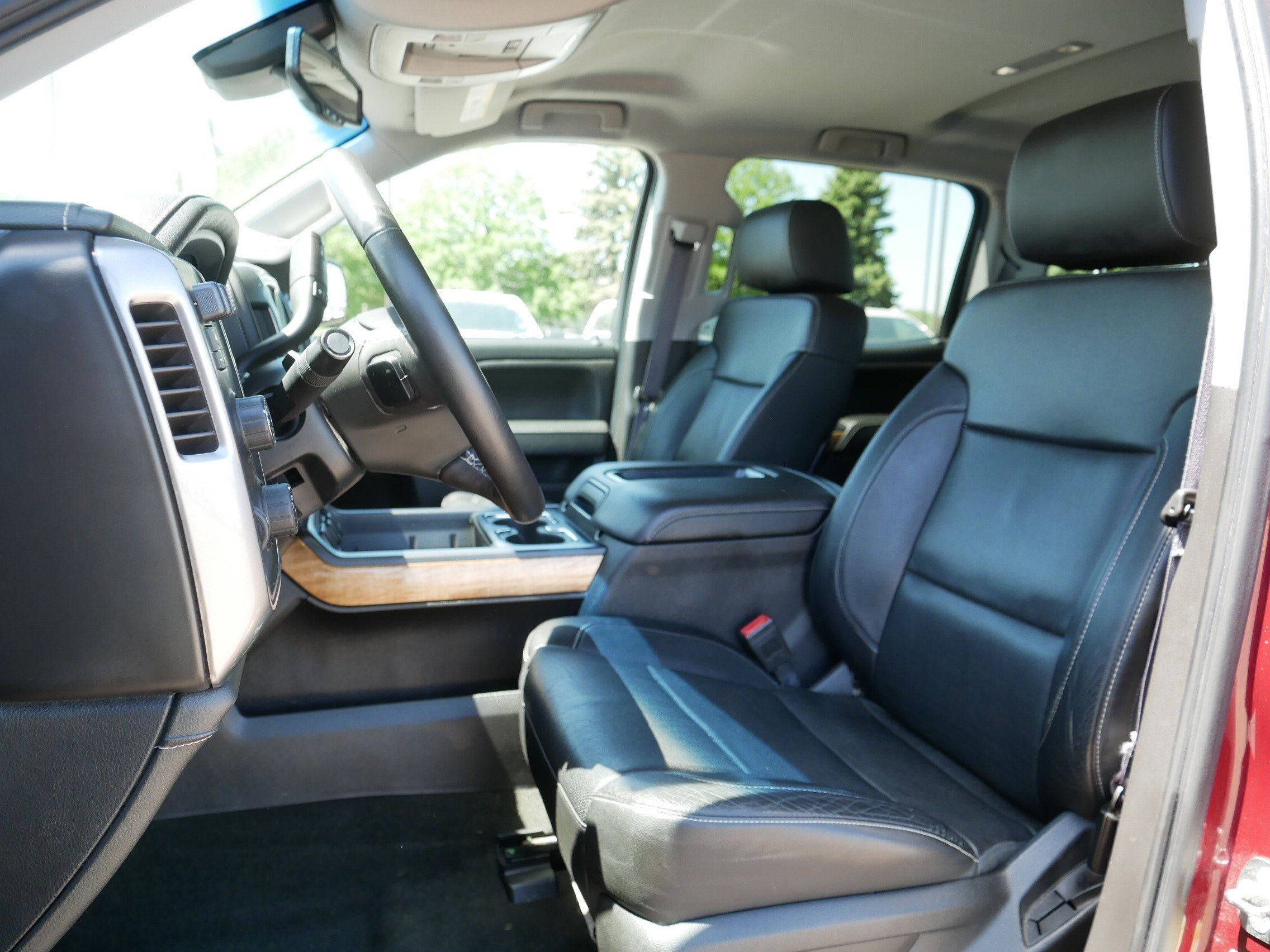 Used 2015 Chevrolet Silverado 1500 LTZ w/ LTZ Plus Package AWD/4WD image 34