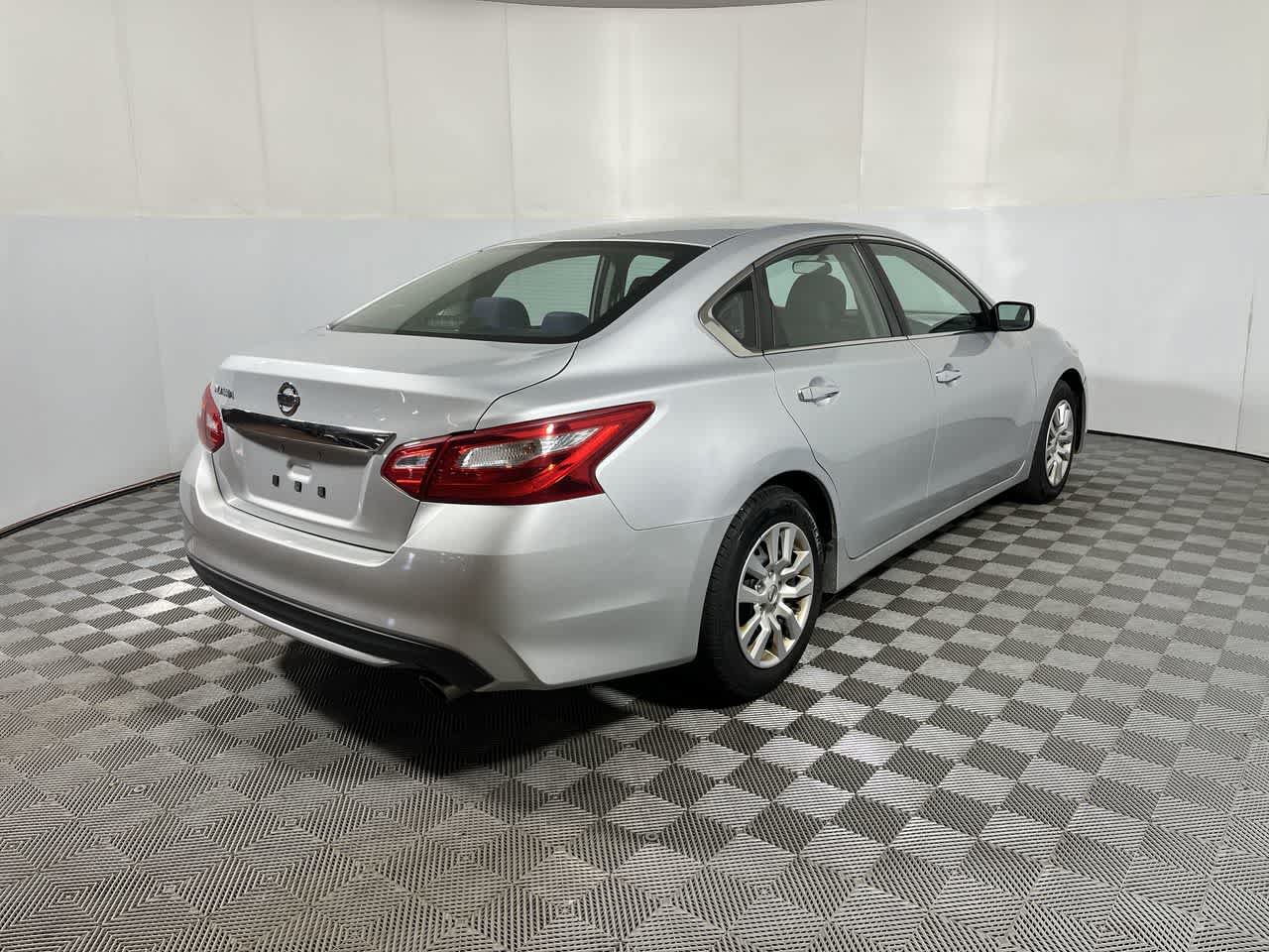 Used 2016 Nissan Altima 2.5 S w/ Power Driver Seat Package FWD image 8