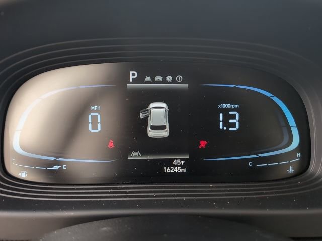 Used 2023 Hyundai Venue SEL w/ Cargo Package image 16