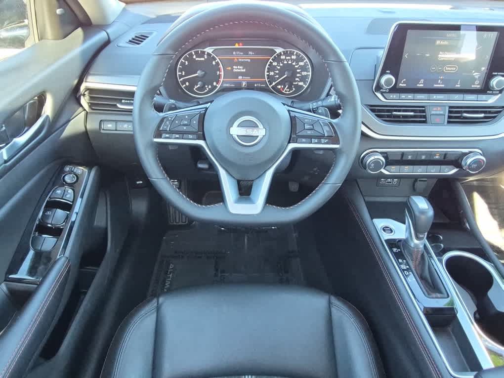 Used 2025 Nissan Altima 2.5 SR FWD image 8