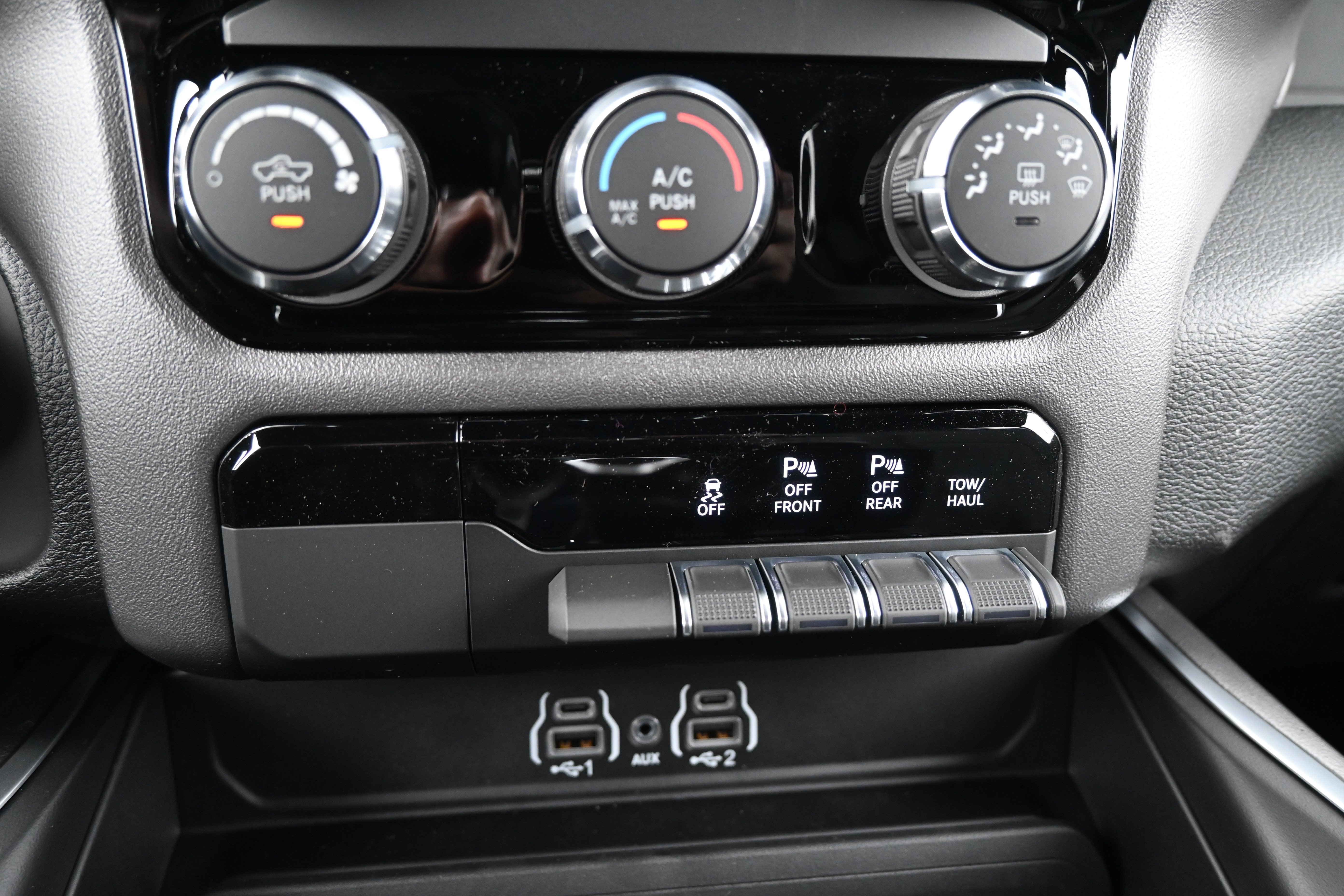 New 2026 RAM 1500 Express AWD/4WD image 26