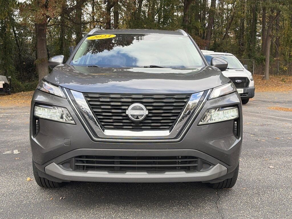 Used 2023 Nissan Rogue SV w/ SV Premium B Package image 8