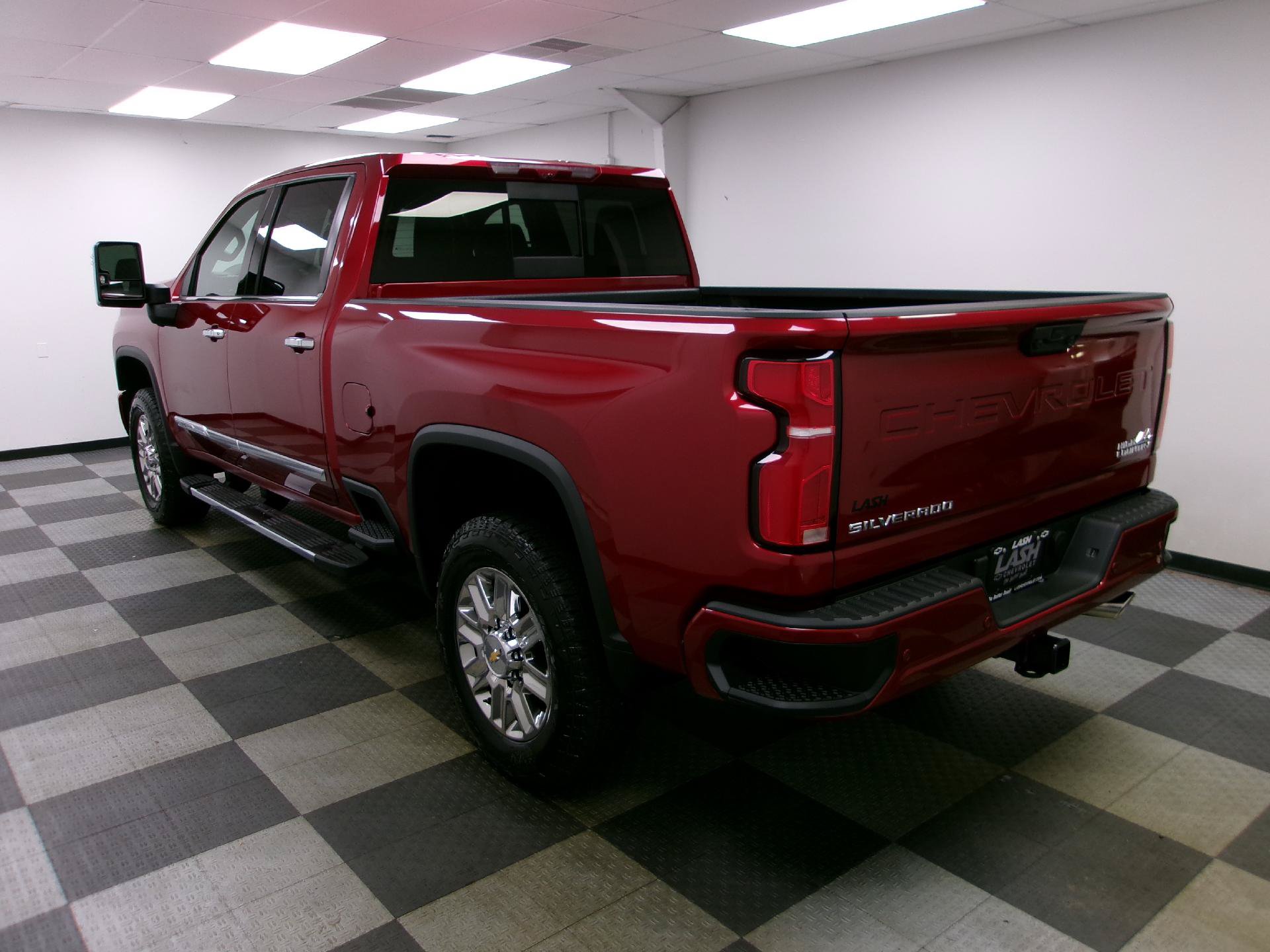 New 2026 Chevrolet Silverado 2500 High Country w/ Technology Package AWD/4WD image 2
