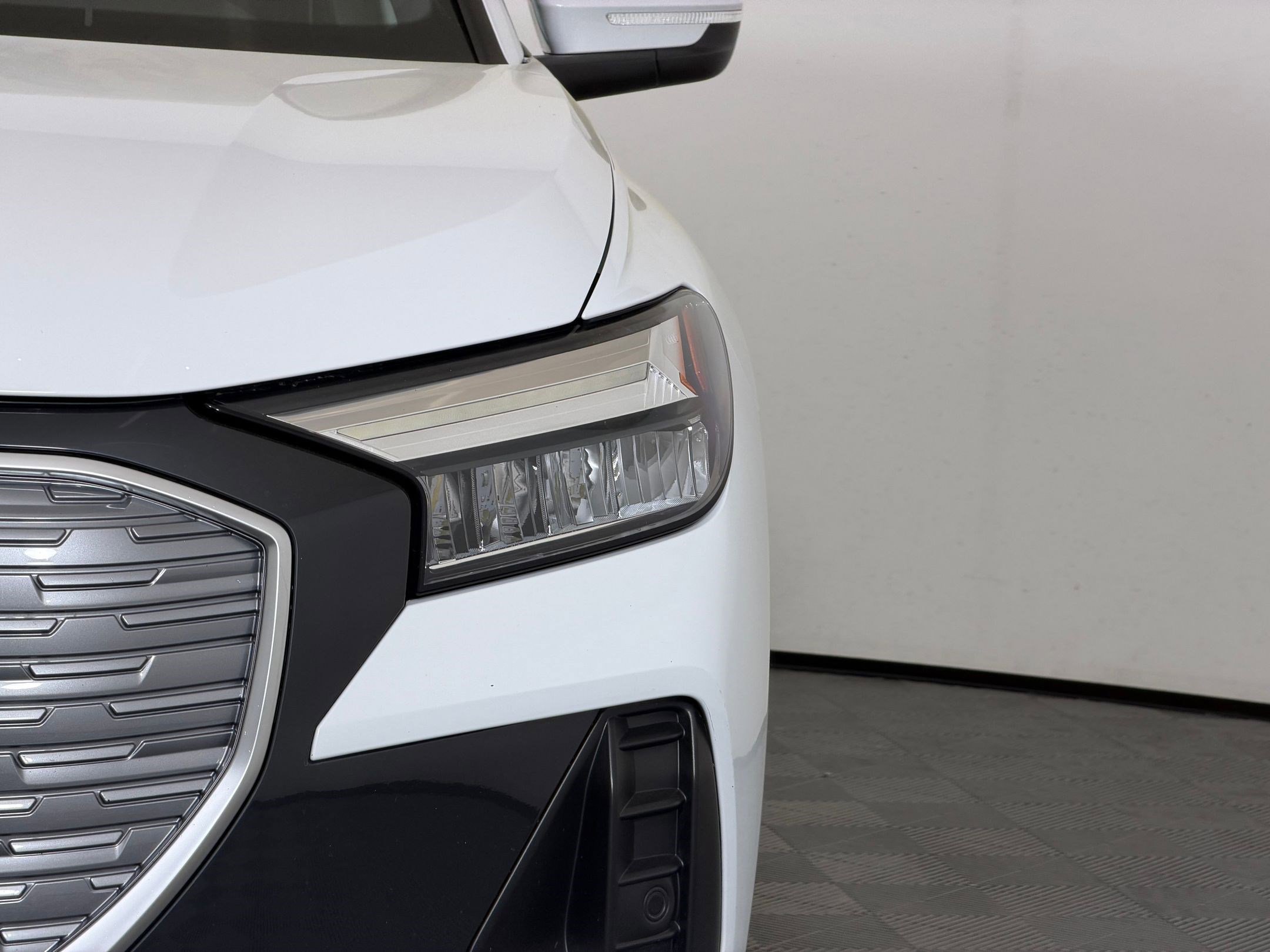 Used 2023 Audi Q4 e-tron Premium Plus w/ Premium Plus image 11