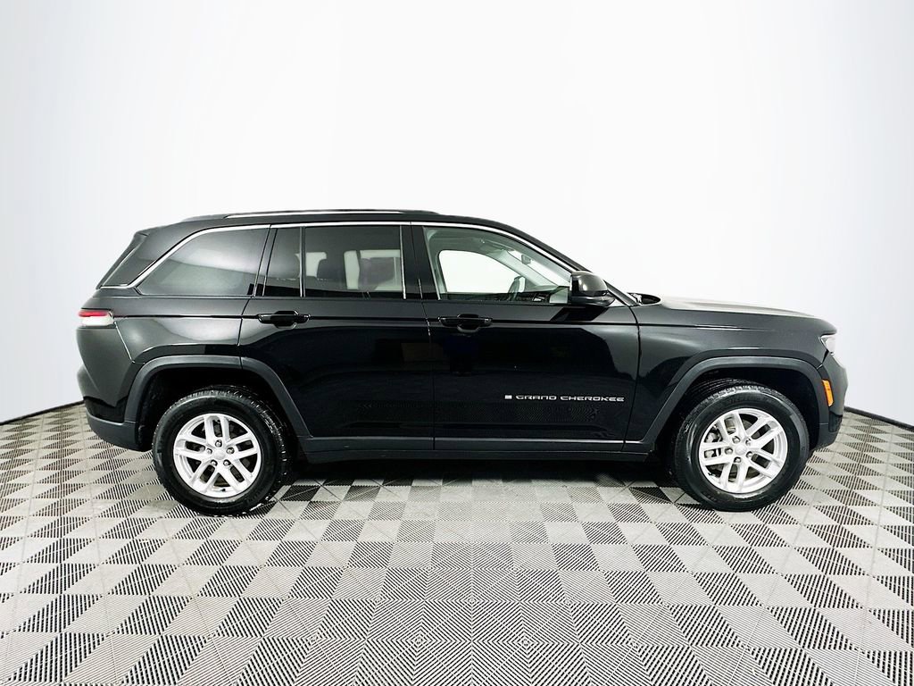 Used 2023 Jeep Grand Cherokee Laredo w/ Luxury Tech Group I image 14