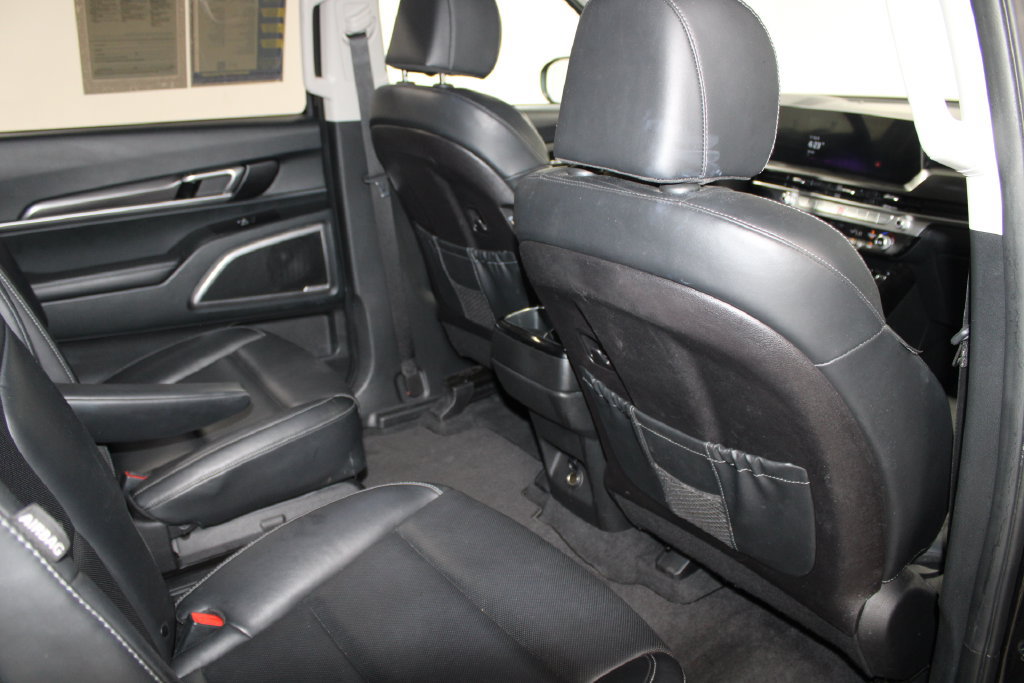 Used 2025 Kia Telluride S FWD image 27