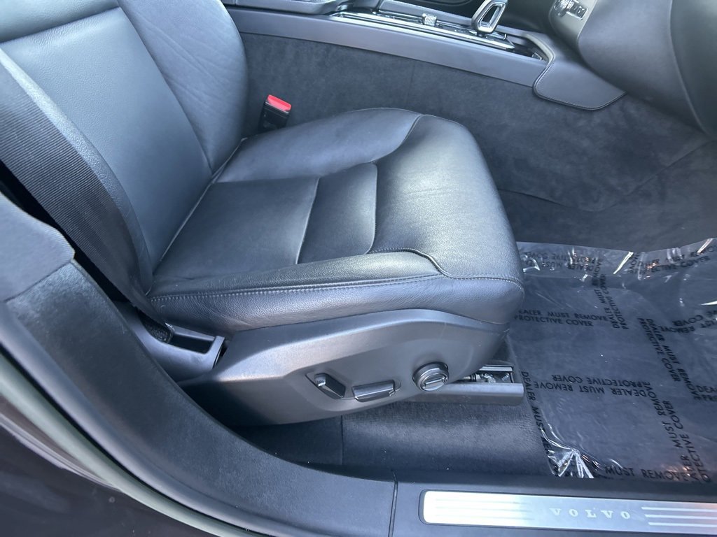 Used 2023 Volvo XC90 B5 Core image 46