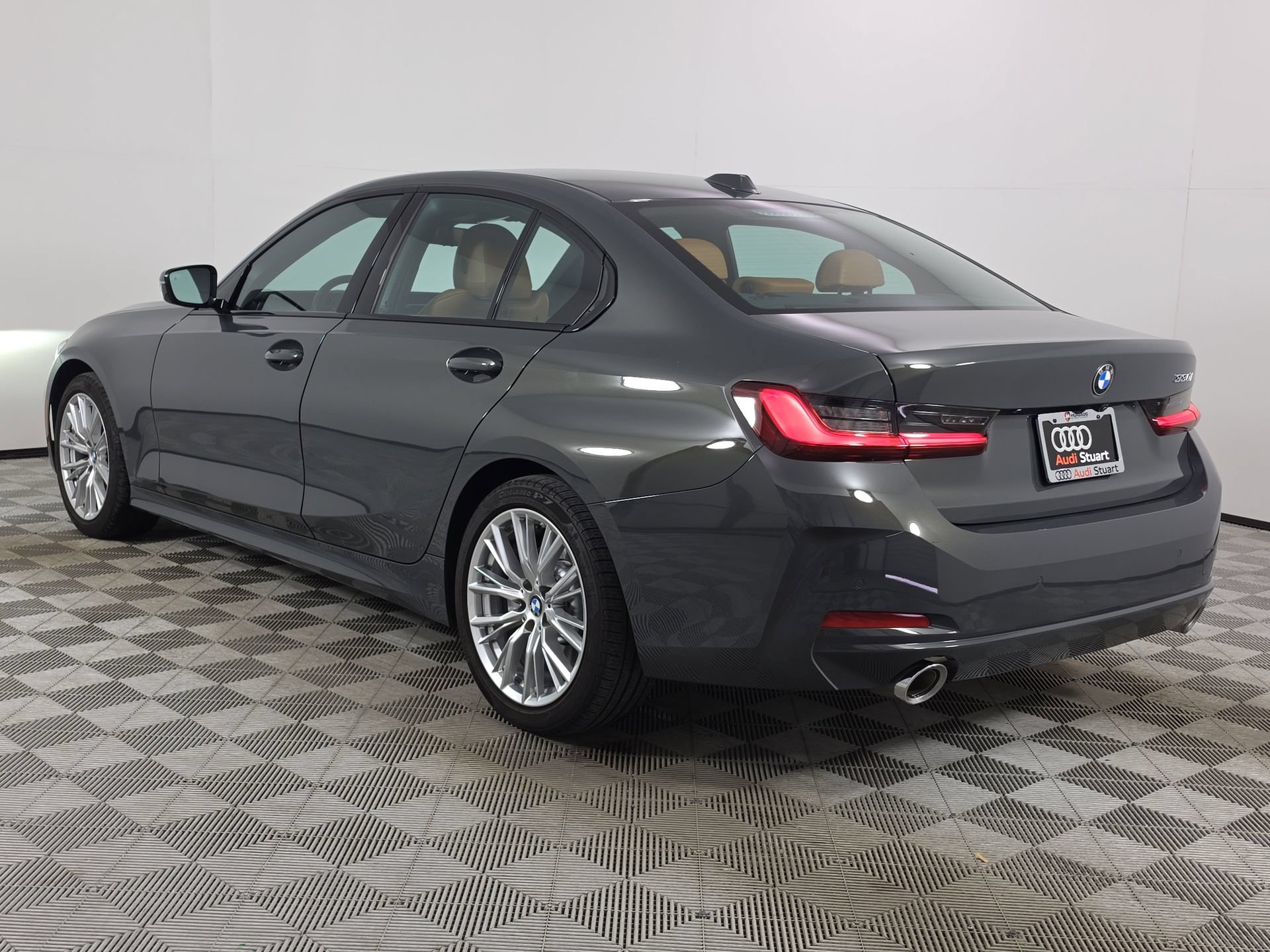 Used 2023 BMW 330i Sedan w/ Driving Assistance Package RWD image 5