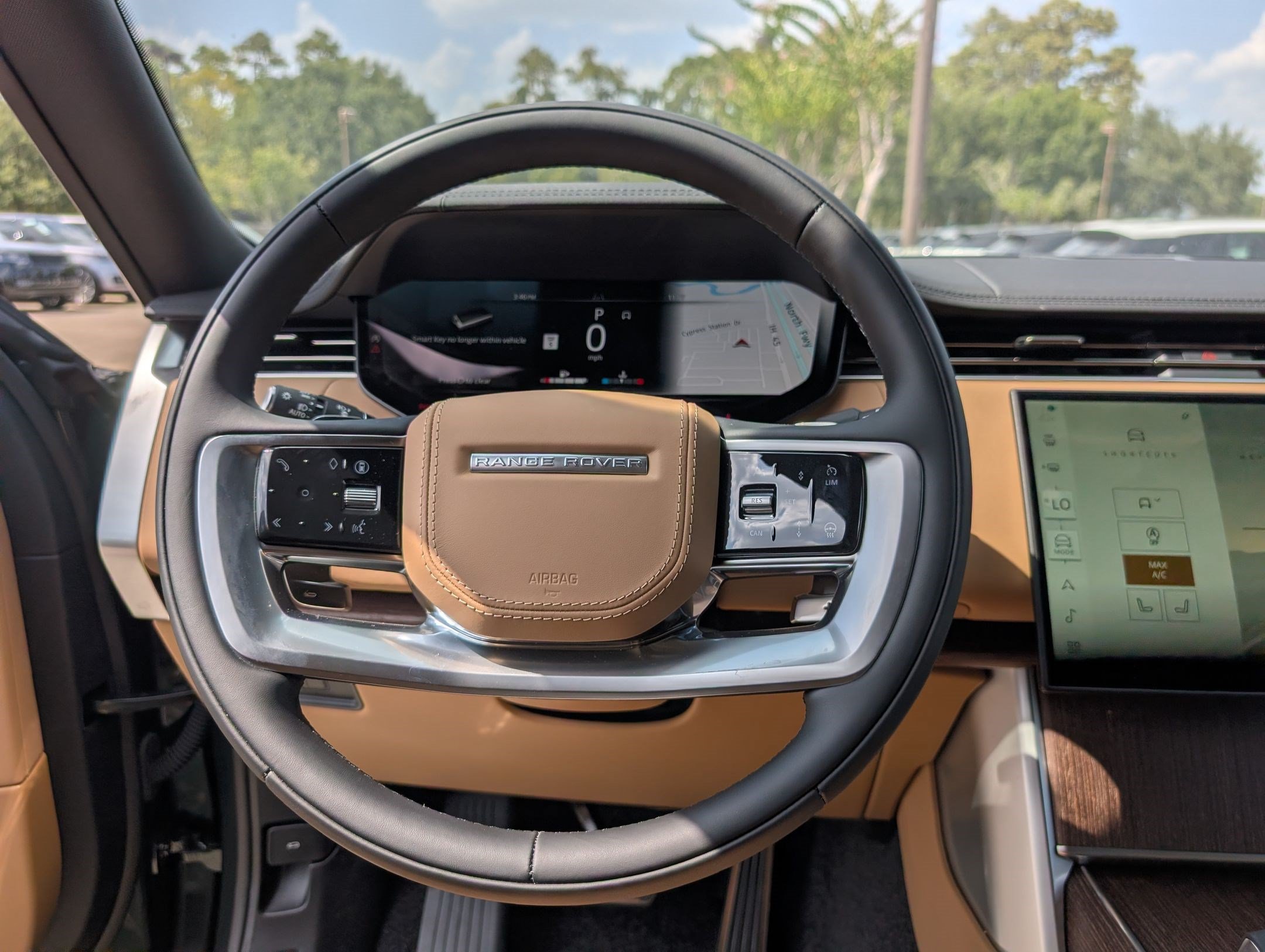 New 2026 Land Rover Range Rover Long Wheelbase SE AWD/4WD image 11