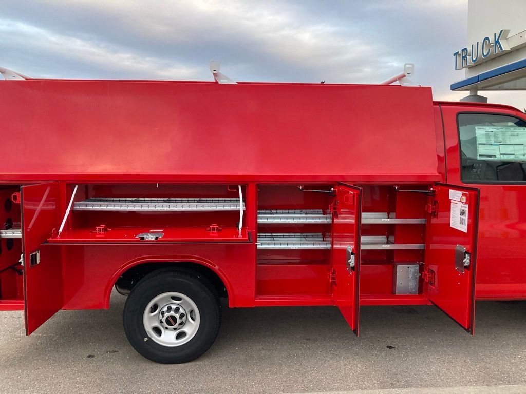 New 2025 GMC Savana 3500 w/ Power Convenience Package image 18