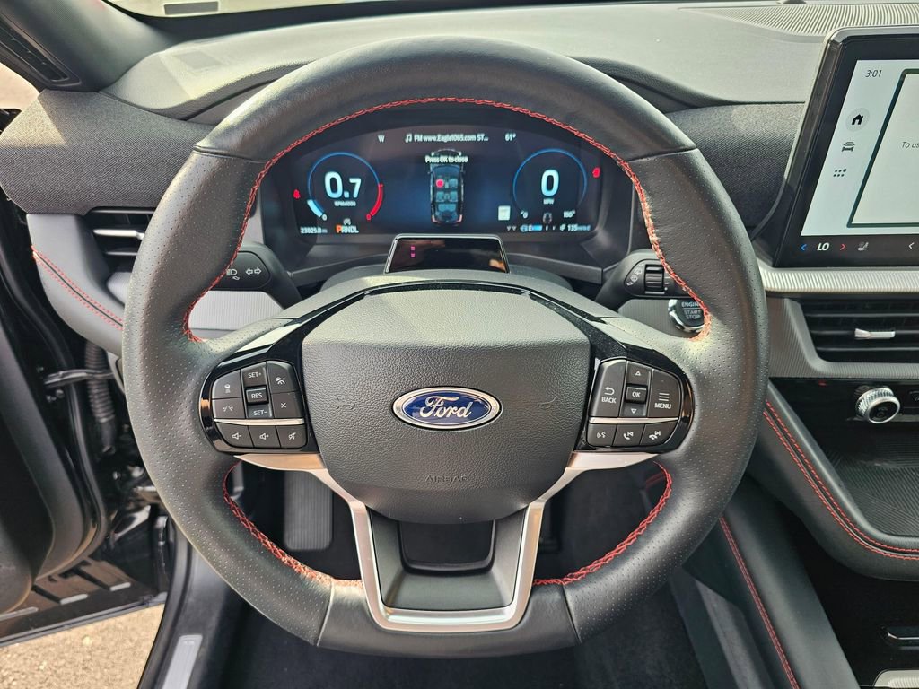 Certified 2025 Ford Explorer ST-Line image 17
