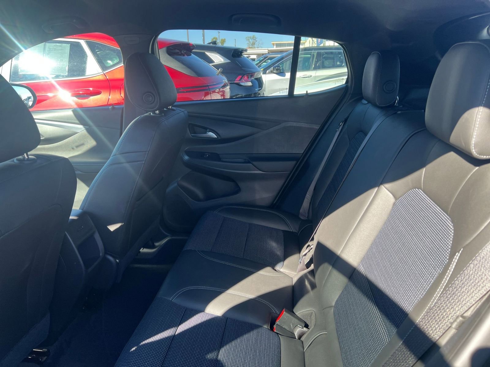 Used 2025 Buick Envista Preferred FWD image 25