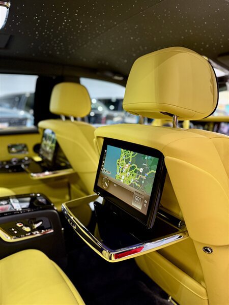 Used 2022 Rolls-Royce Phantom Sedan RWD image 20