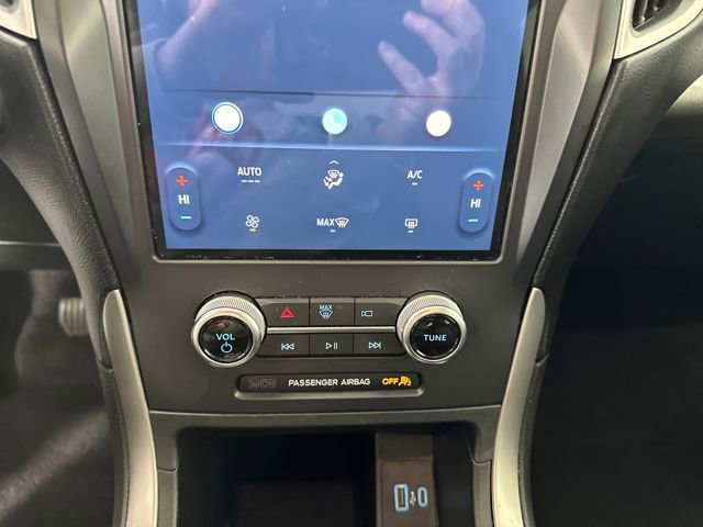 Used 2021 Ford Edge SE image 23