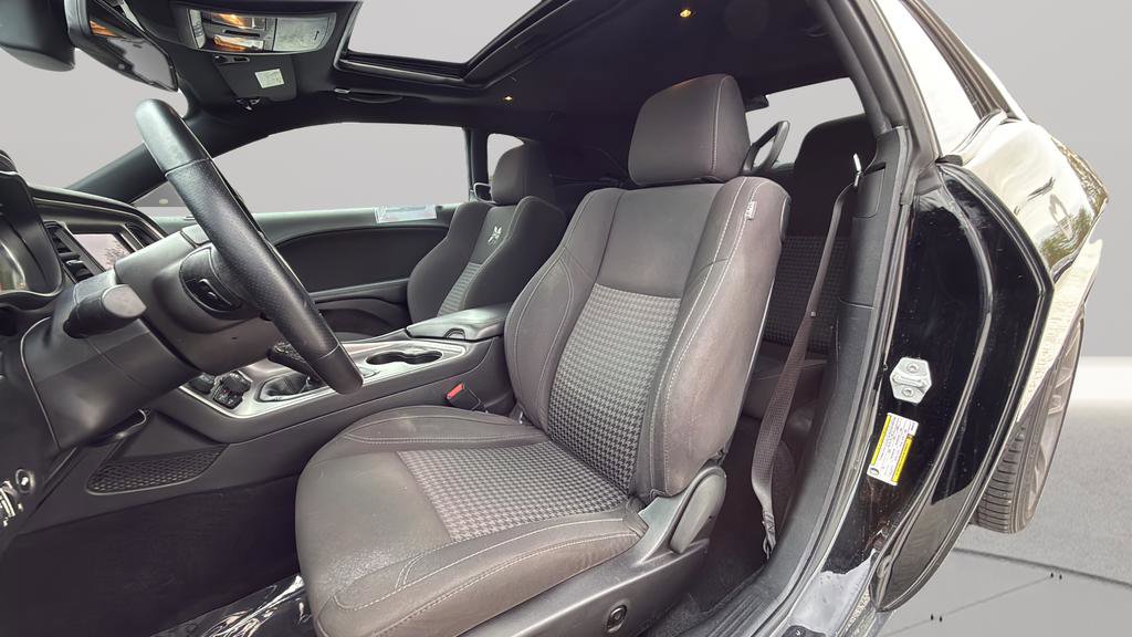 Used 2021 Dodge Challenger R/T Scat Pack w/ Driver Convenience Group RWD image 23