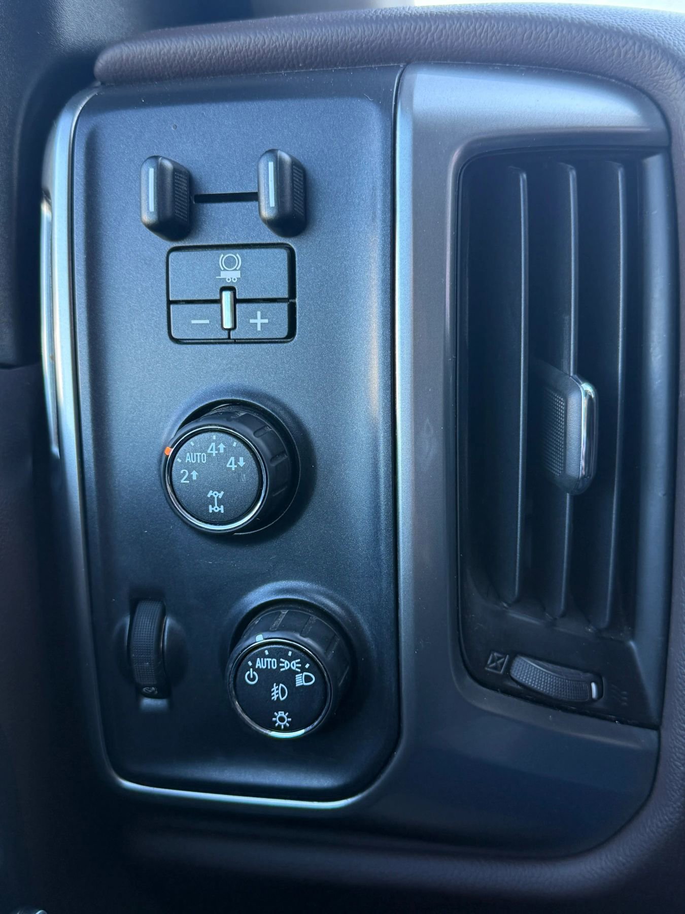 Used 2016 Chevrolet Silverado 1500 LT w/ All Star Edition image 19