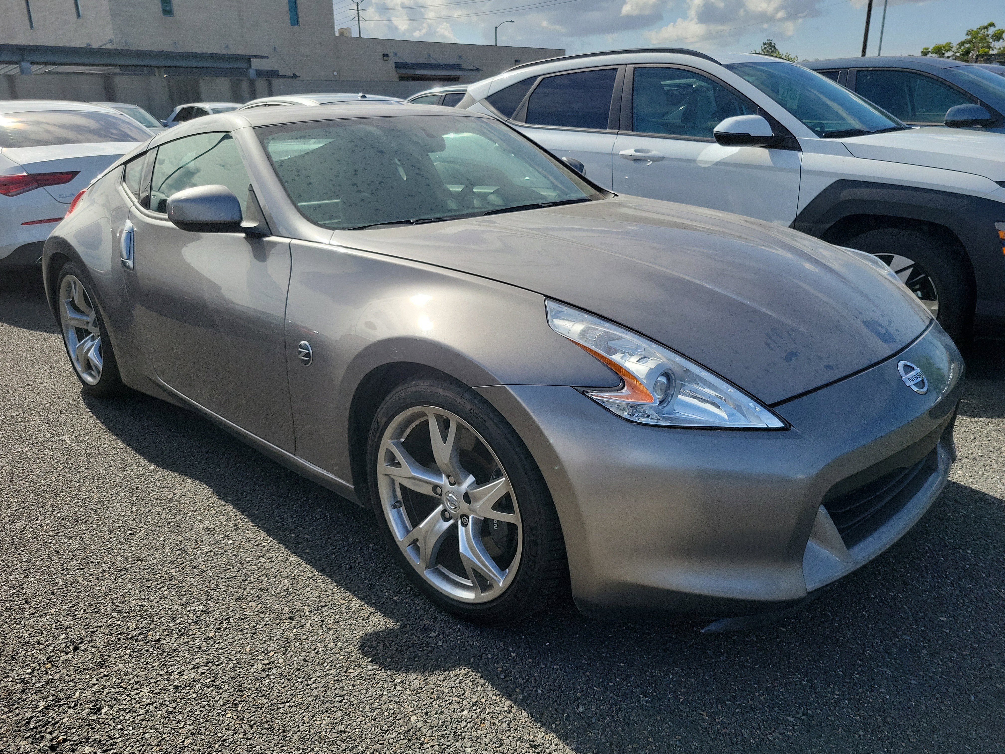 Used 2009 Nissan 370Z Touring w/ Sport Pkg RWD image 3