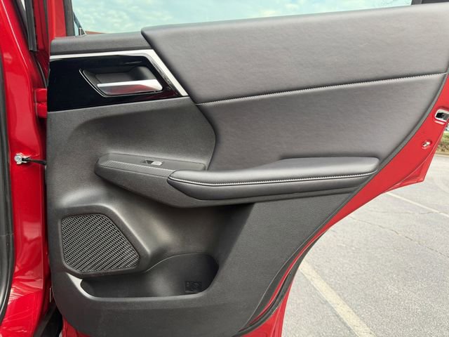 Used 2023 Mitsubishi Outlander SE image 25