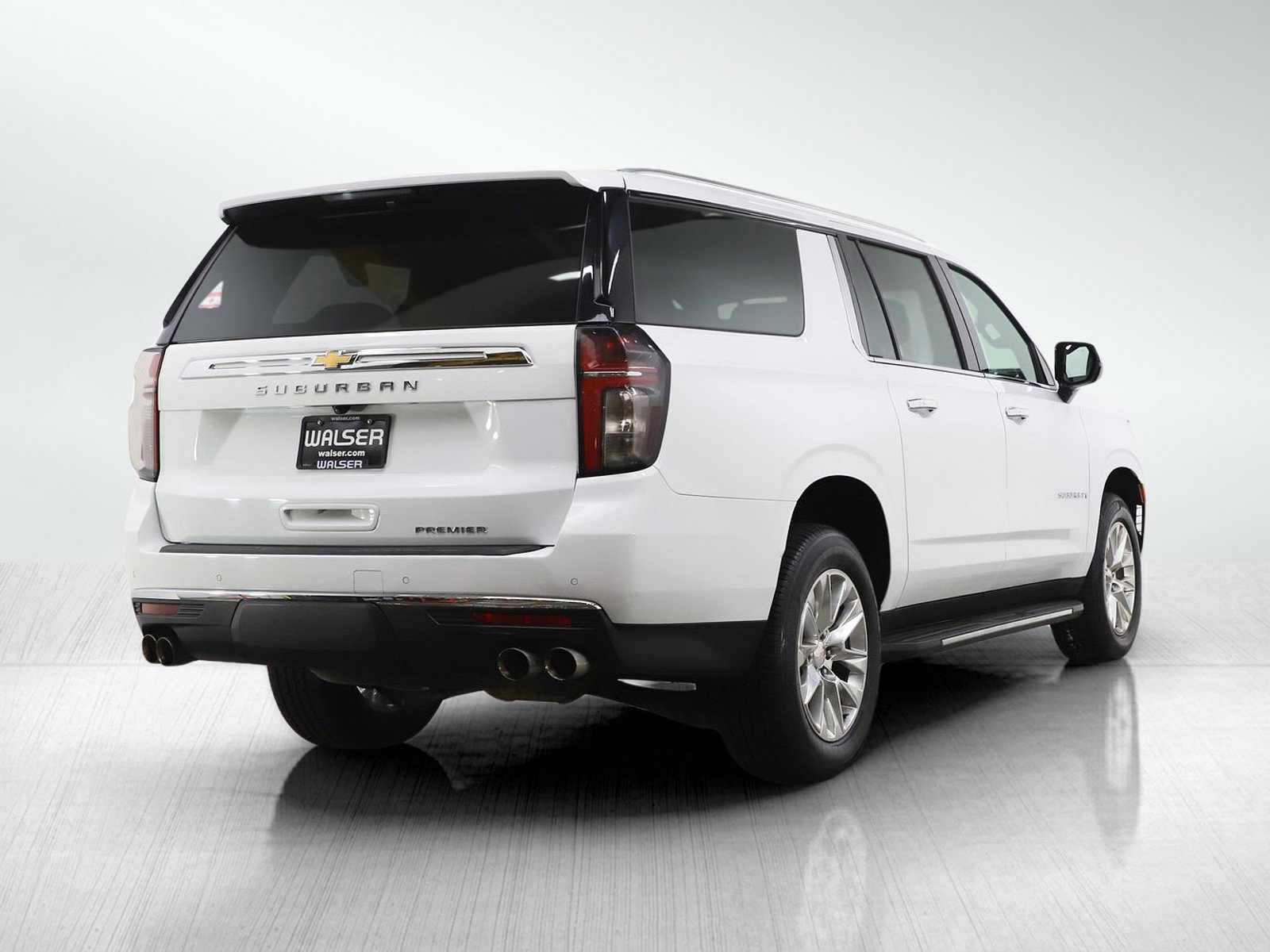 Used 2023 Chevrolet Suburban Premier AWD/4WD image 5