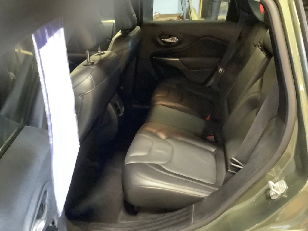 Certified 2019 Jeep Cherokee Limited AWD/4WD image 22