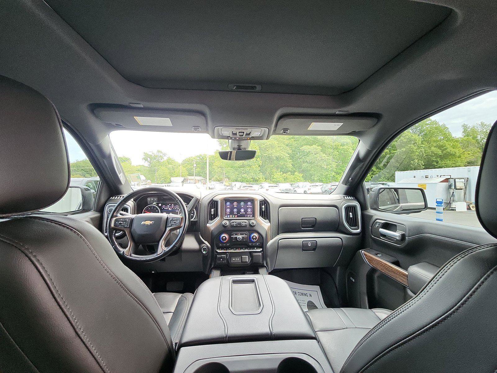 Used 2019 Chevrolet Silverado 1500 High Country w/ Technology Package AWD/4WD image 25