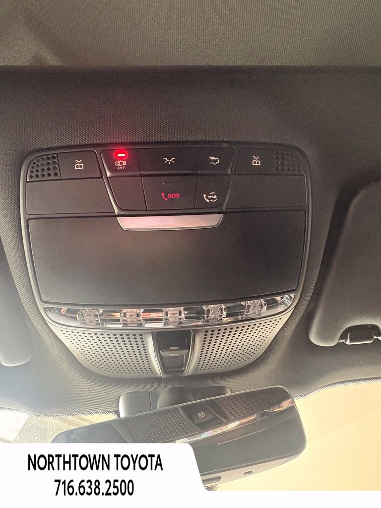 Used 2021 Mercedes-Benz GLC 300 4MATIC image 25
