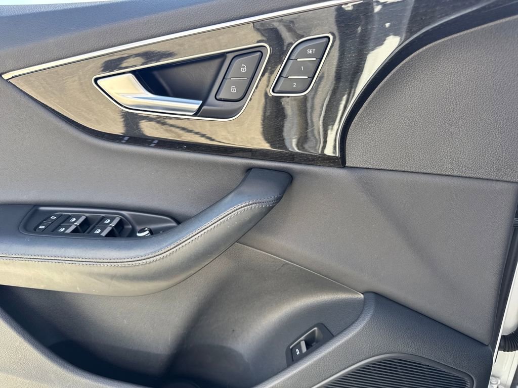 Used 2022 Audi Q7 3.0T Prestige image 21