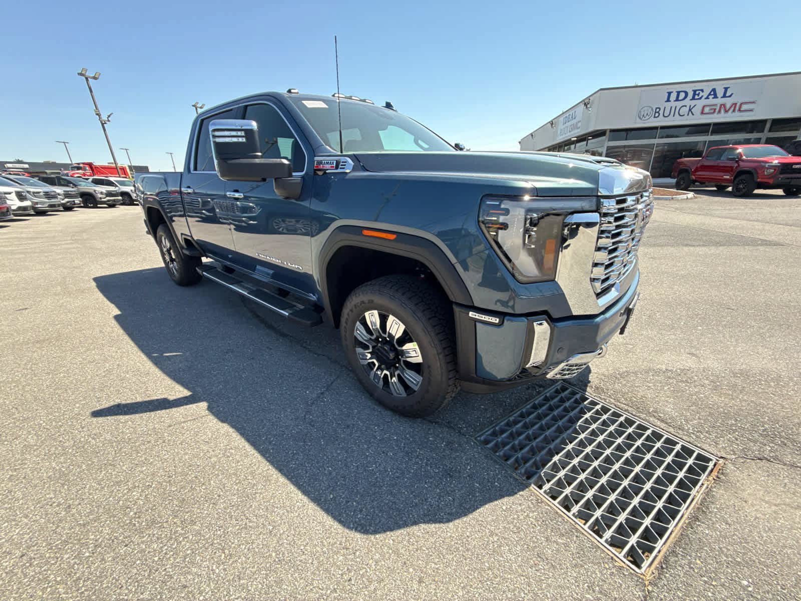 New 2026 GMC Sierra 3500 Denali w/ Denali Reserve Package AWD/4WD image 18