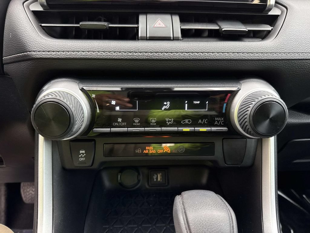 Used 2023 Toyota RAV4 LE FWD image 29