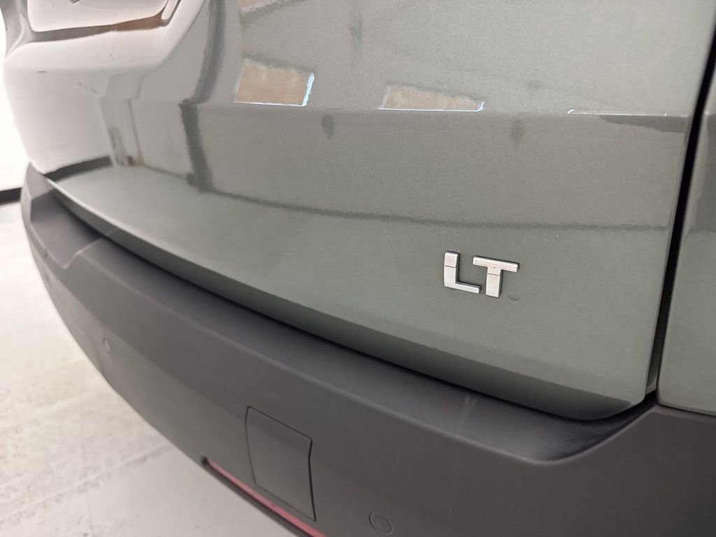 Used 2022 Chevrolet Traverse LT image 16