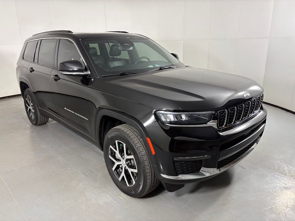 Used 2024 Jeep Grand Cherokee L Limited AWD/4WD image 2