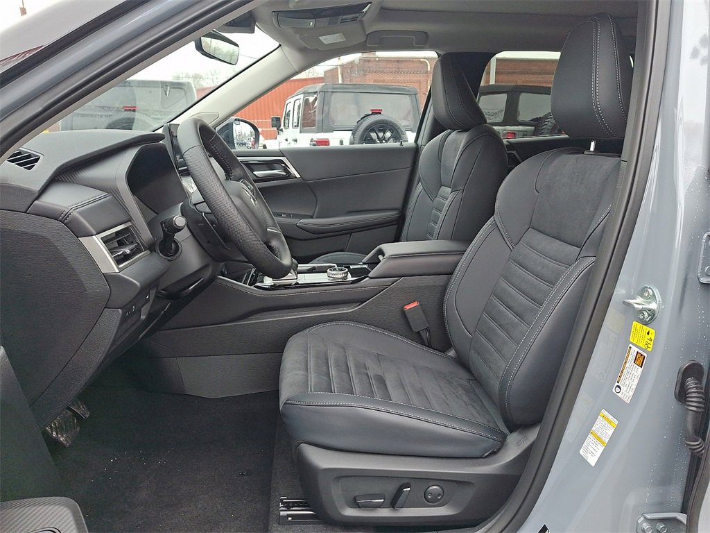 New 2026 Mitsubishi Outlander Trail Edition image 7