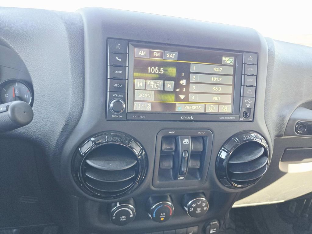 Used 2016 Jeep Wrangler Unlimited Sahara image 11