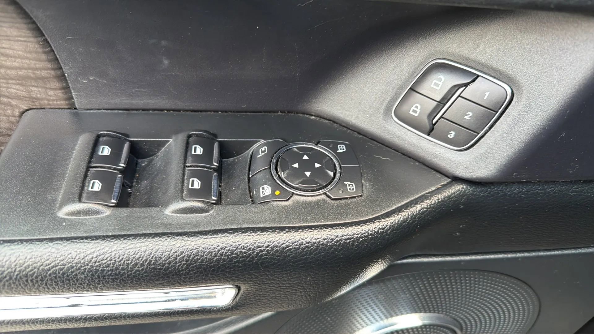 Used 2021 Ford Expedition Max Limited image 21