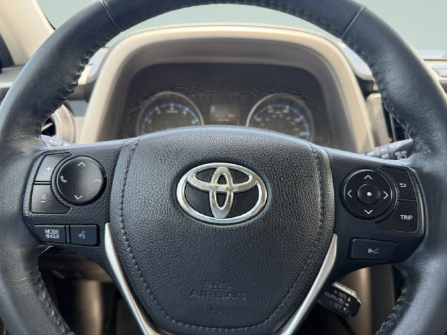 Used 2018 Toyota RAV4 XLE FWD image 31