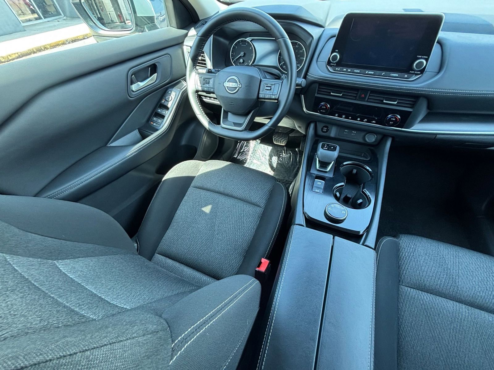 Used 2025 Nissan Rogue SV AWD/4WD image 41
